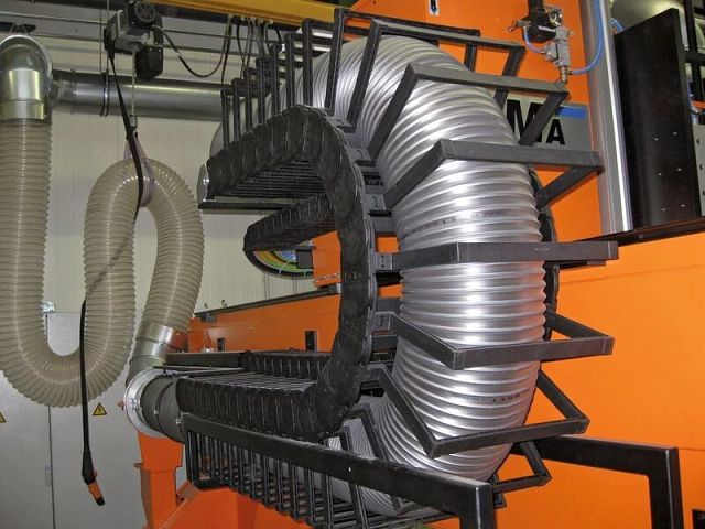 Cnc Router Dc Hosing Which e-chain with extender crossbars is used to guide hoses in CNC ...