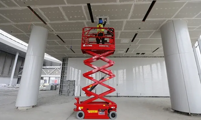 Energy chains in the tunnel drill