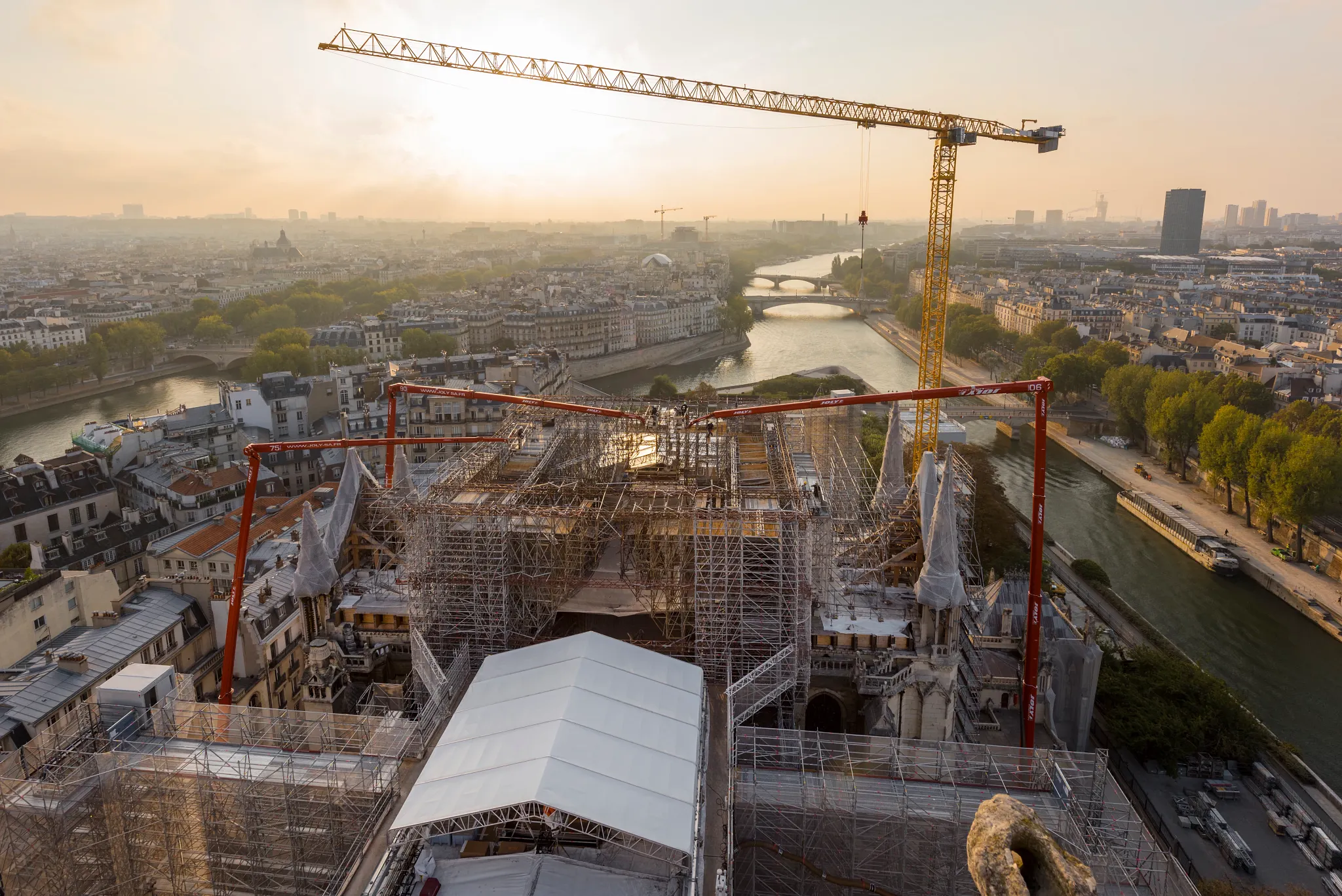 Teleszkópos emelőplatform