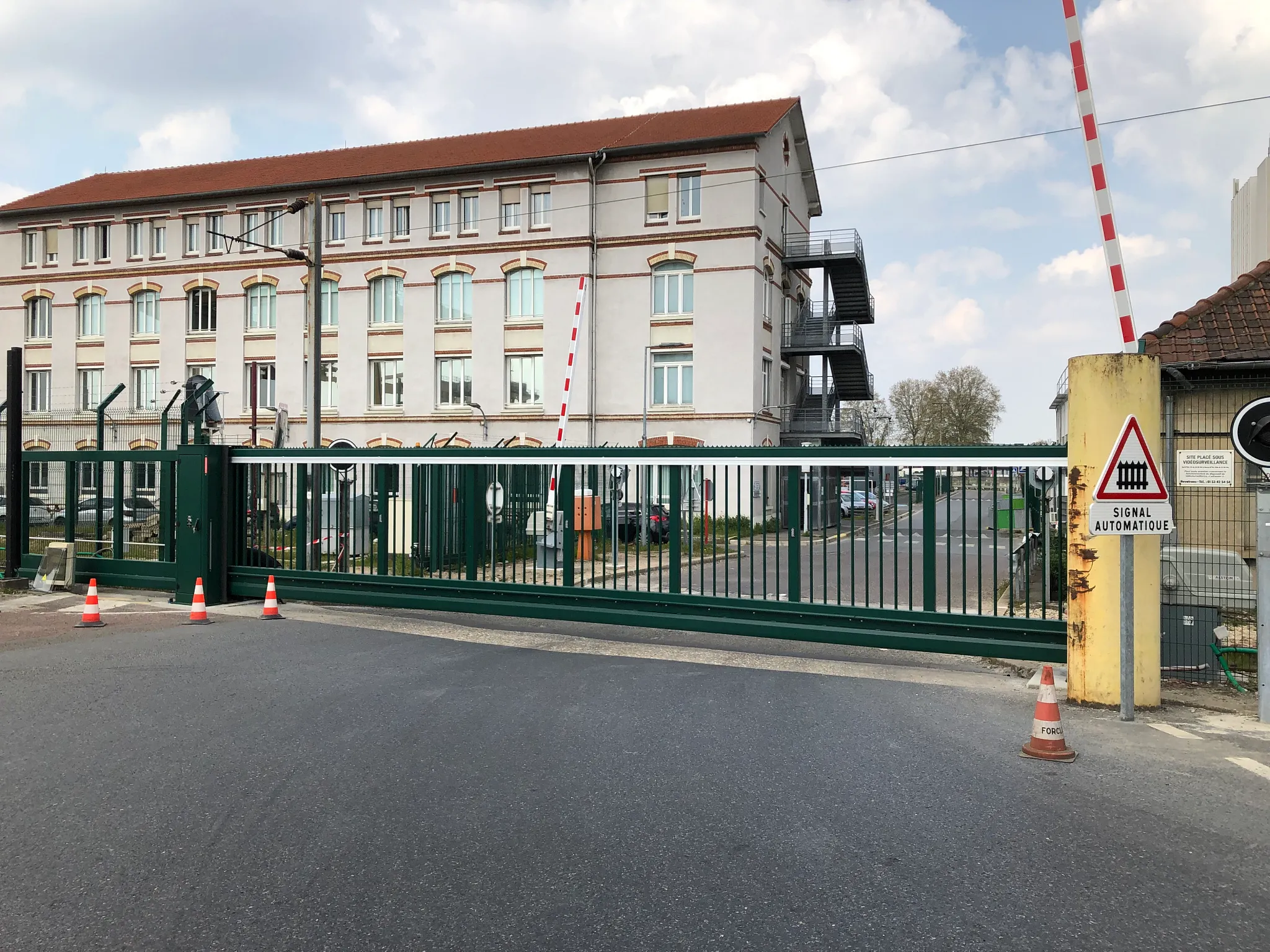 마이크로 플리즈® 슬라이딩 게이트