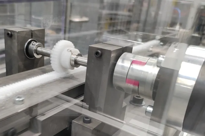 Plastic gear racks | igus UK