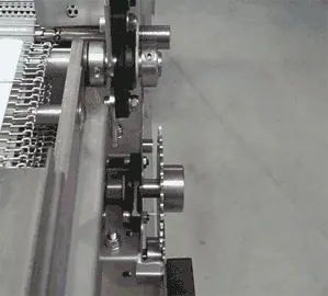 Machine d'humidification / de pulvérisation de produits de boulangerie