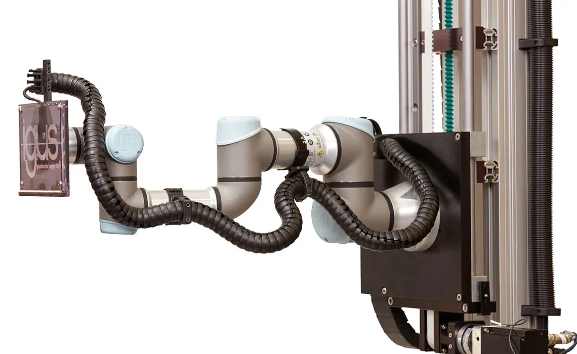 triflex R B version ของ โคบอท