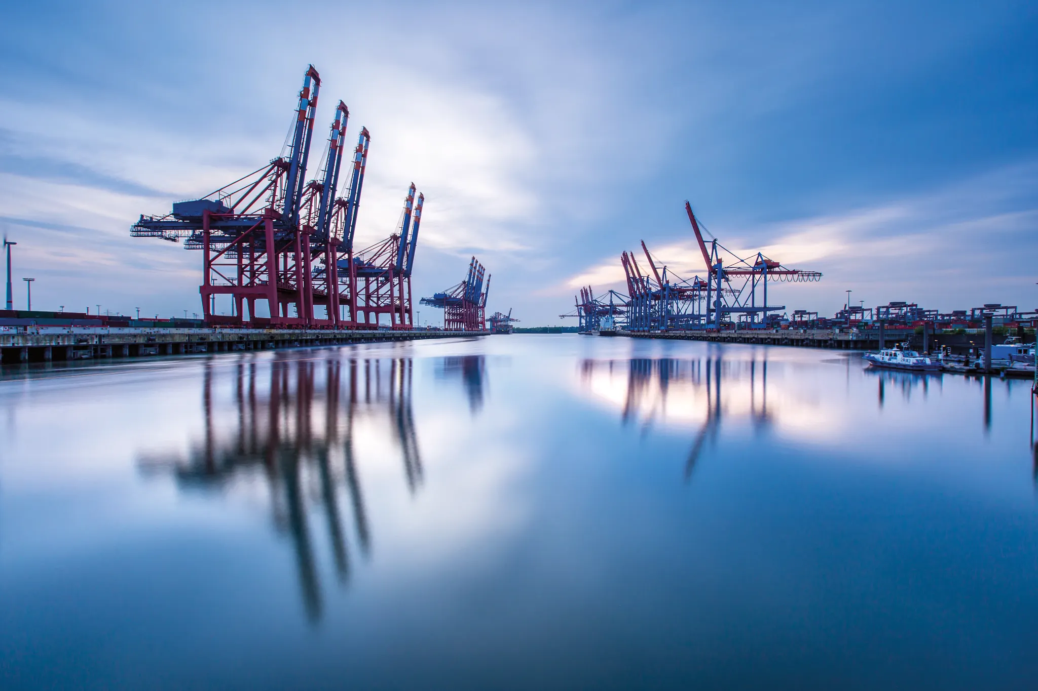 Schiffsladekrane mit langen Verfahrweg