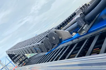 Energy chain with chainflex cables
