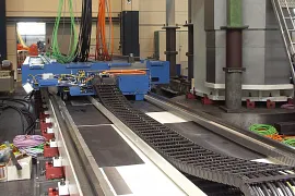 Machine tool with energy chain