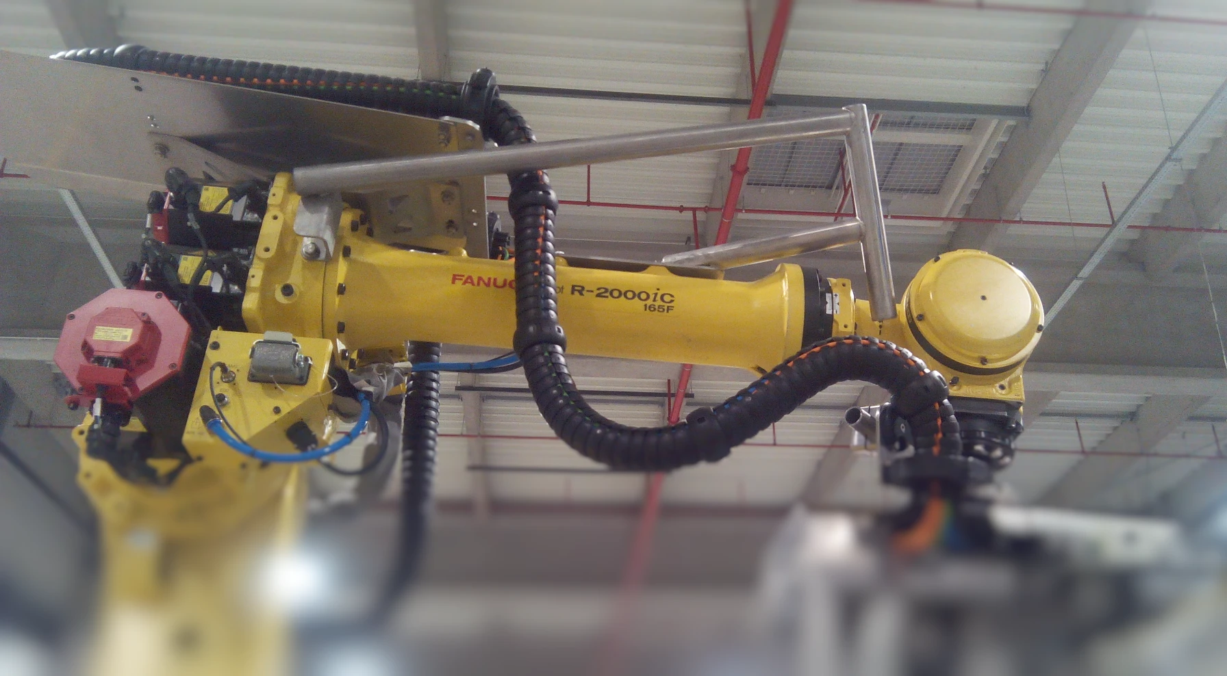 Palettierroboter mit triflex Energiekette