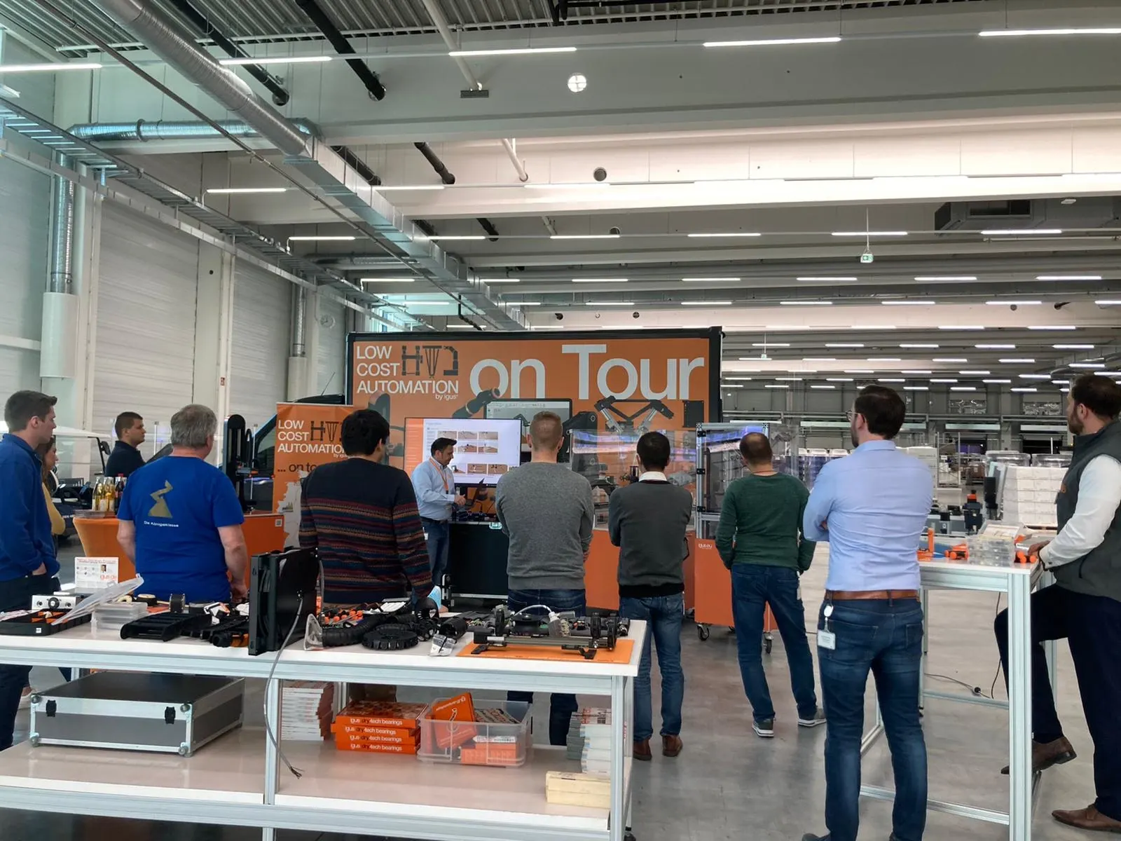 lca-roadshow-trade-show-stand-III