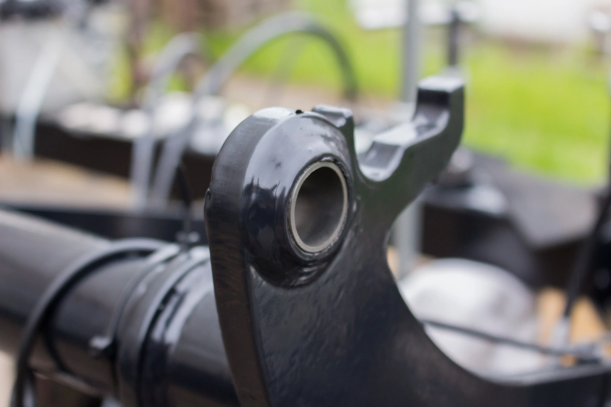 MBB Palfinger 和 iglidur® Q290 的不銹鋼螺栓 