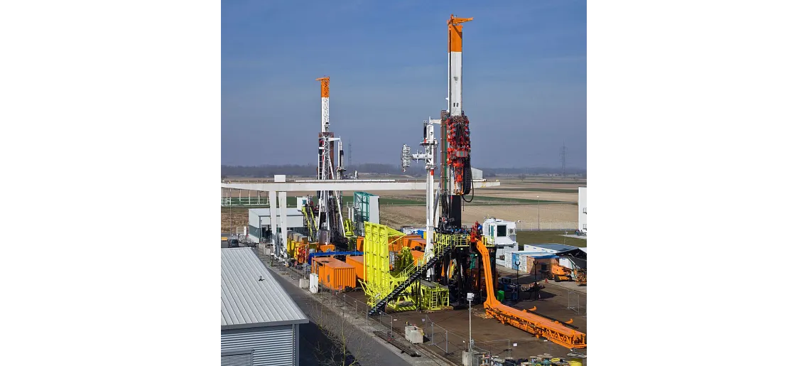e-chain | Sheerleg cranes | igus Canada