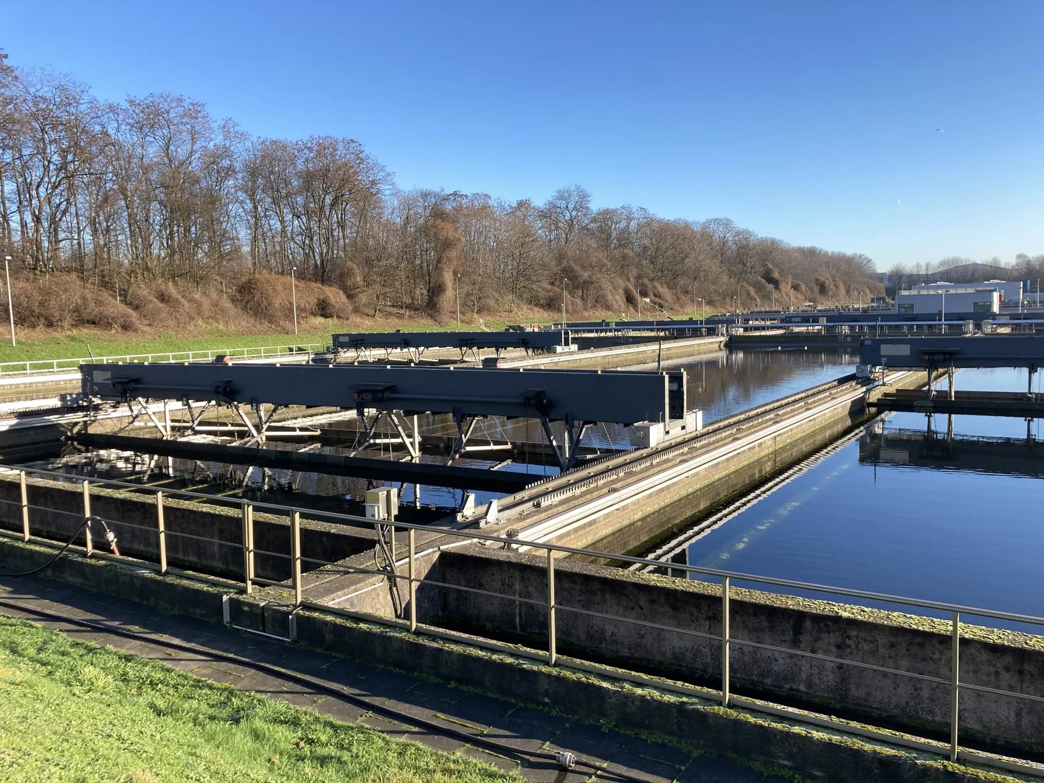 sistem flizz utilizat în clarificatorul Duisburg-Kasslerfeld