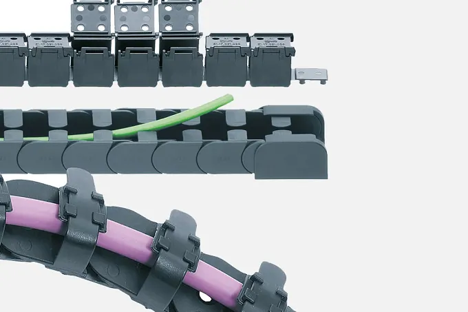 OCR e-chain®: Office & Computer Desk Cable Management Made Easy | igus®