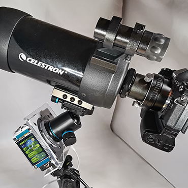 Device to compensate for the Earth's rotation in order to allow long exposures for astrophotography.