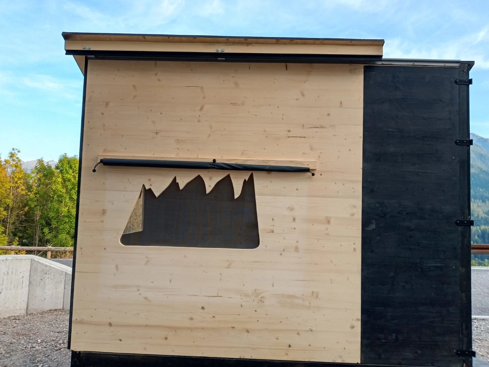 High-pressure cleaner for municipal vehicles