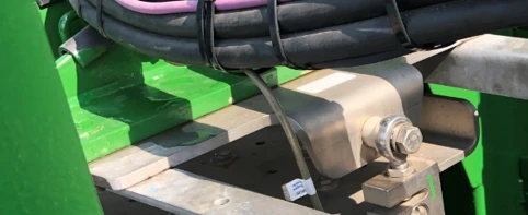 Sensor i.Sense EC.P com célula de carga montada no FTA