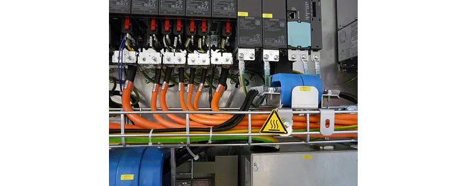 Cable Control Emag Energy supply for EMAG spindles: best with single-core cables of igus