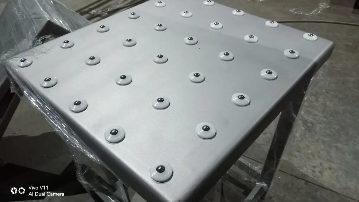 Kogeltransfertafel met igus kogeltransfereenheden