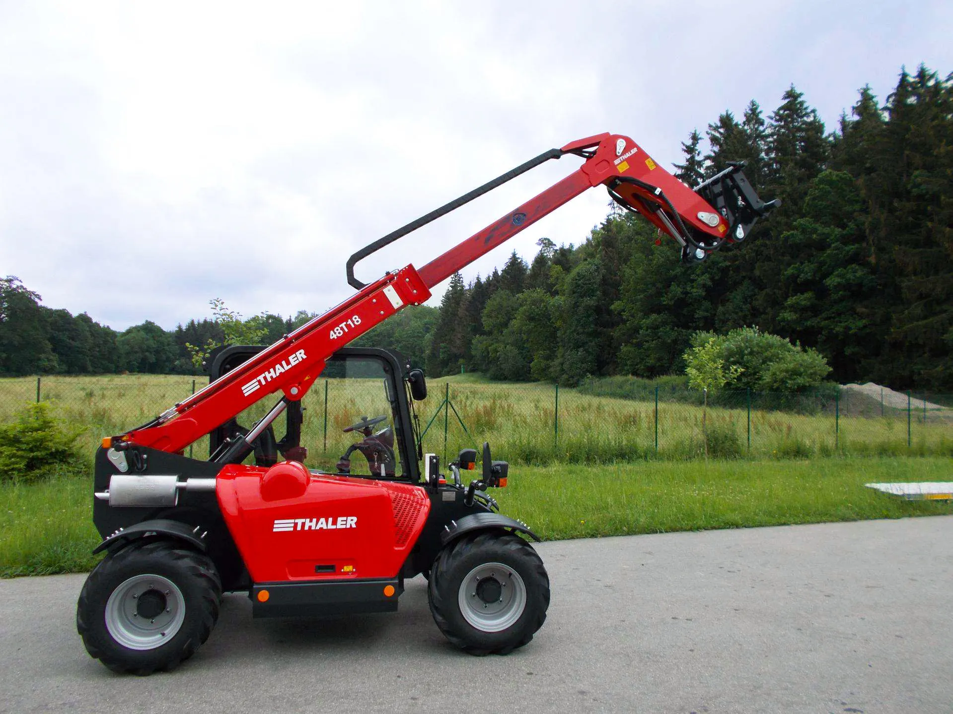 calha articulada no carregador telescópico de estaleiro