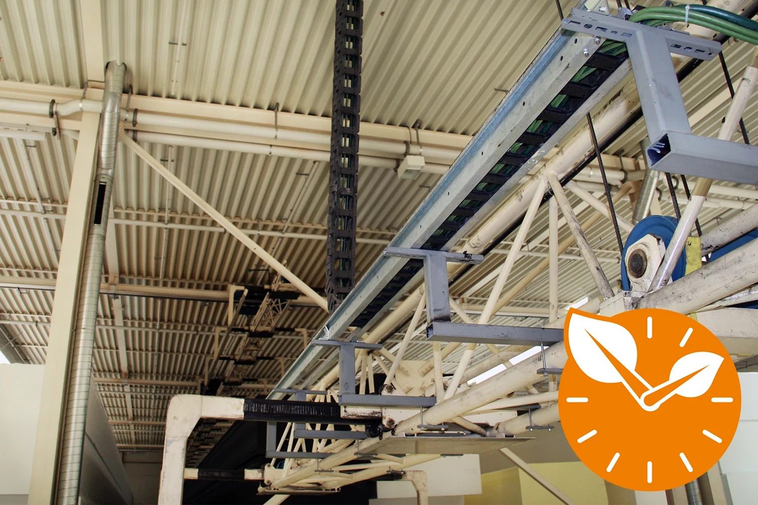 Cadena portacables E4 en la grúa de interior de Carpenter