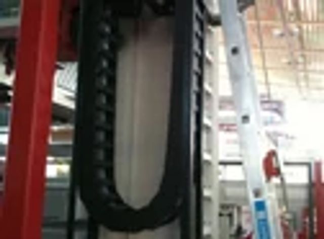 Storage and retrieval machine | igus Canada