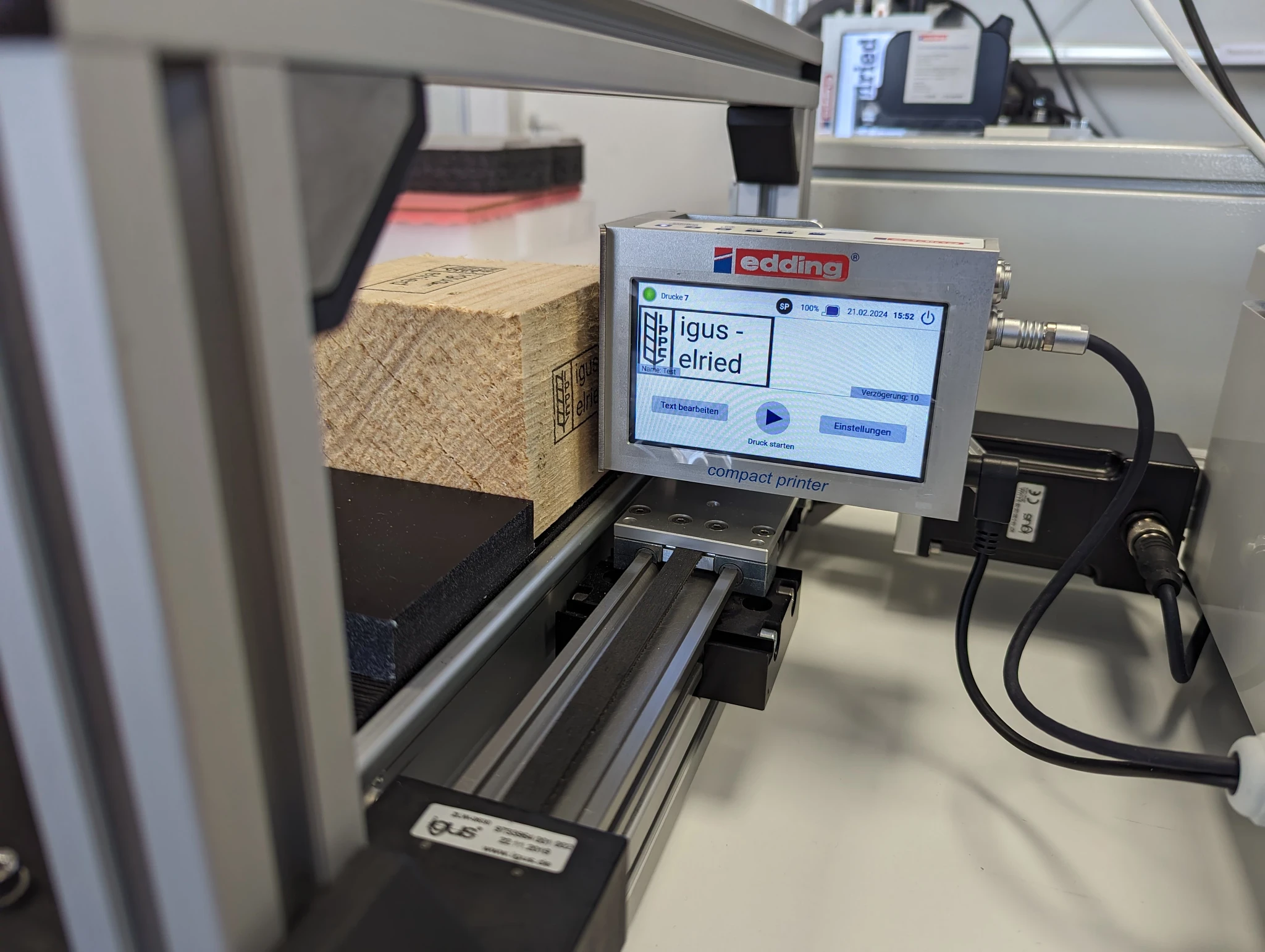 Sistema di marcatura Elried con asse a cinghia dentata drylin