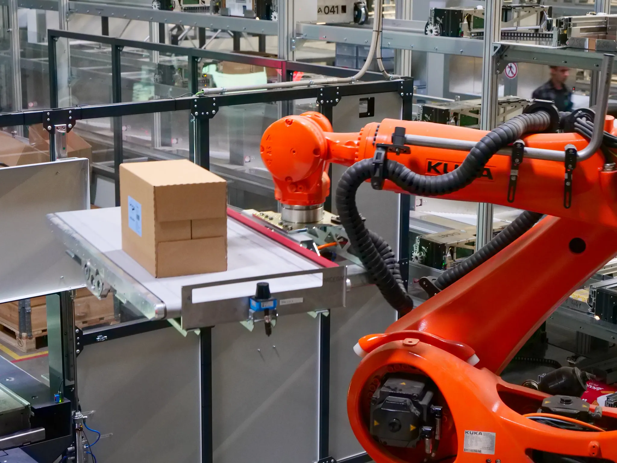 Roboter mit triflex Energiekette