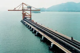 Bulk handling cranes