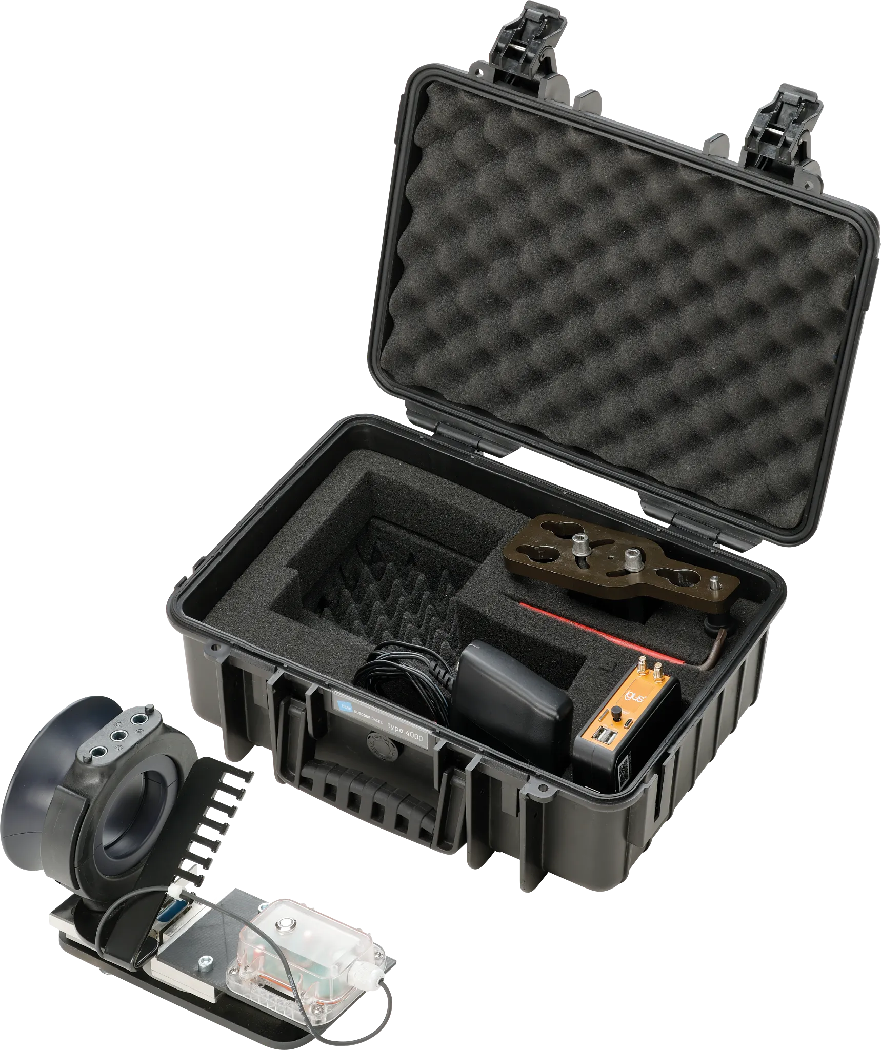 Geöffneter, robuster Messkoffer (TR.P Measurement Case) mit integrierter Elektronik und Anschlusskabeln: mobile TR.P‑Sensorik zur Erfassung, Visualisierung und Analyse realer Zugkräfte in triflex® Push‑Pull‑Schlauchpaketen – ideal, um kritische Bewegungen früh zu erkennen, Installationsfehler zu finden und die Lebensdauer in Robotikanwendungen zu erhöhen.
