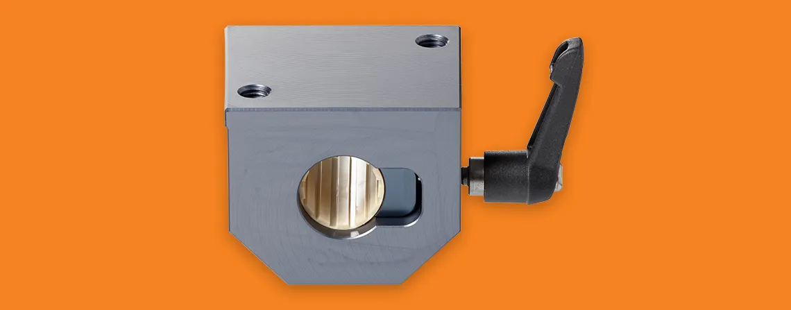 drylin R with manual clamp