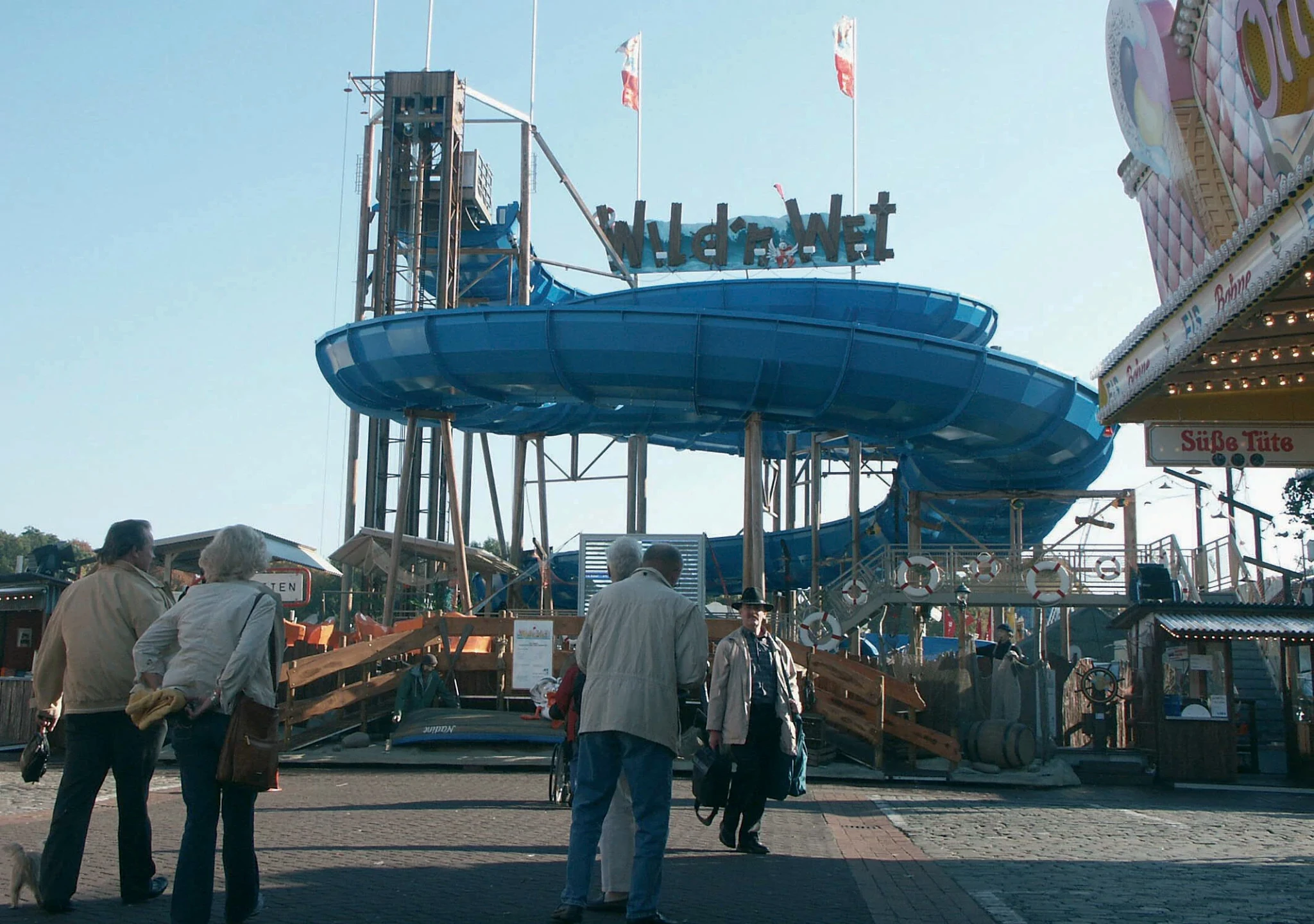 Pre-Assembled Cable Carrier for Amusement Park Ride | igus®