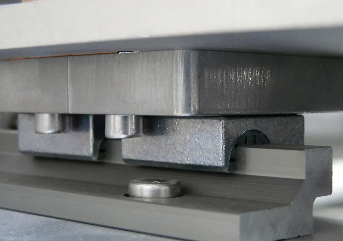 Bearing work table drylin