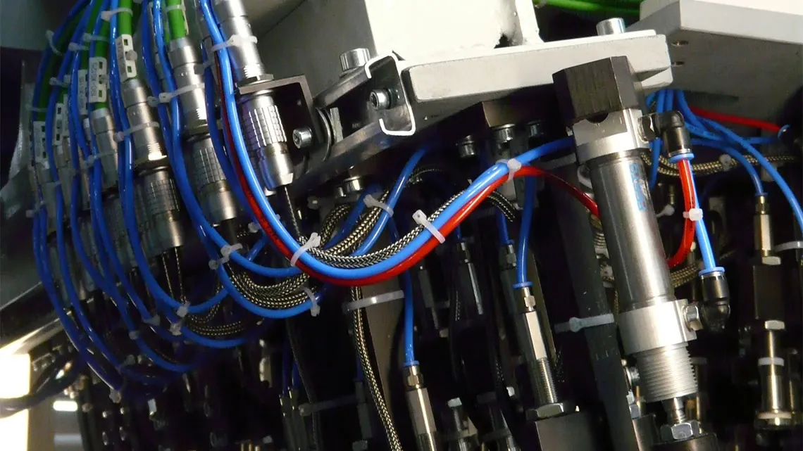 Kabely CFTHERMO chainflex