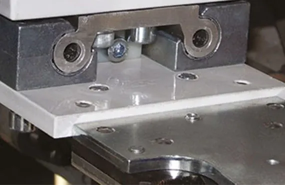 Changing welding caps