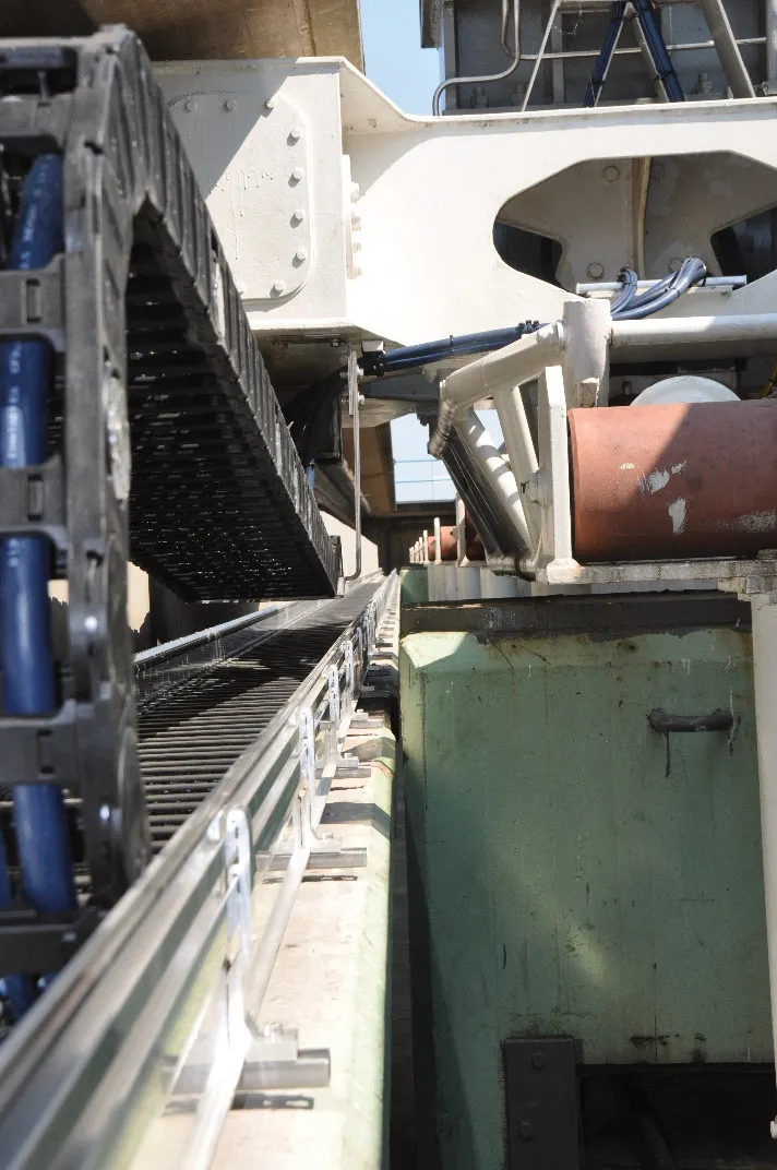 kabelrups in geleidingsgoot