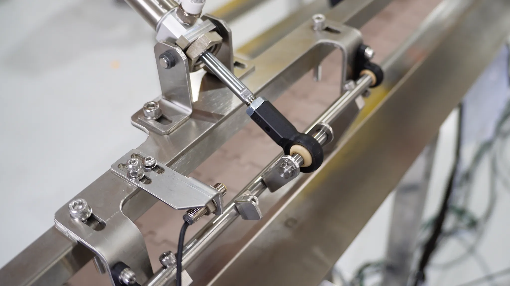 Mắt trâu nhựa igubal