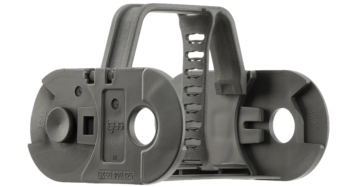 E2/000 e-chain® with extender crossbars for guiding large hoses from 58 to 80mm