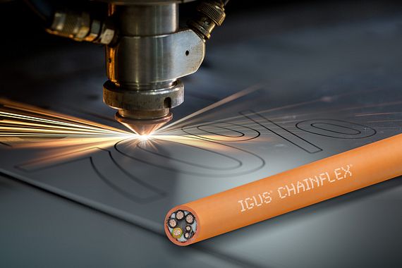 chainflex® cables in CNC application