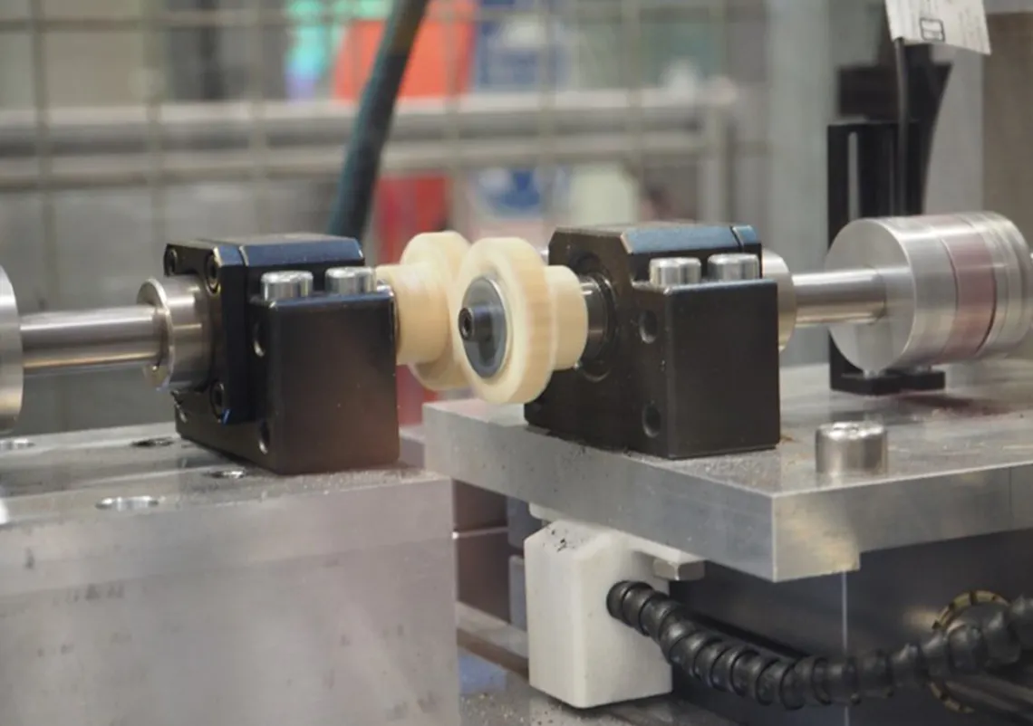 Test rig for plastic gears