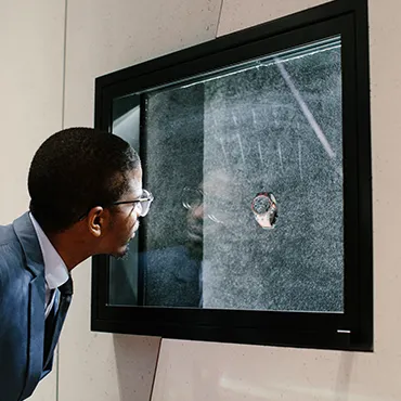 The illusion of the floating object can be achieved with two linear movements and one rotation.