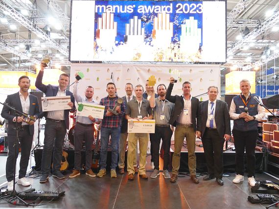 manus award ceremony