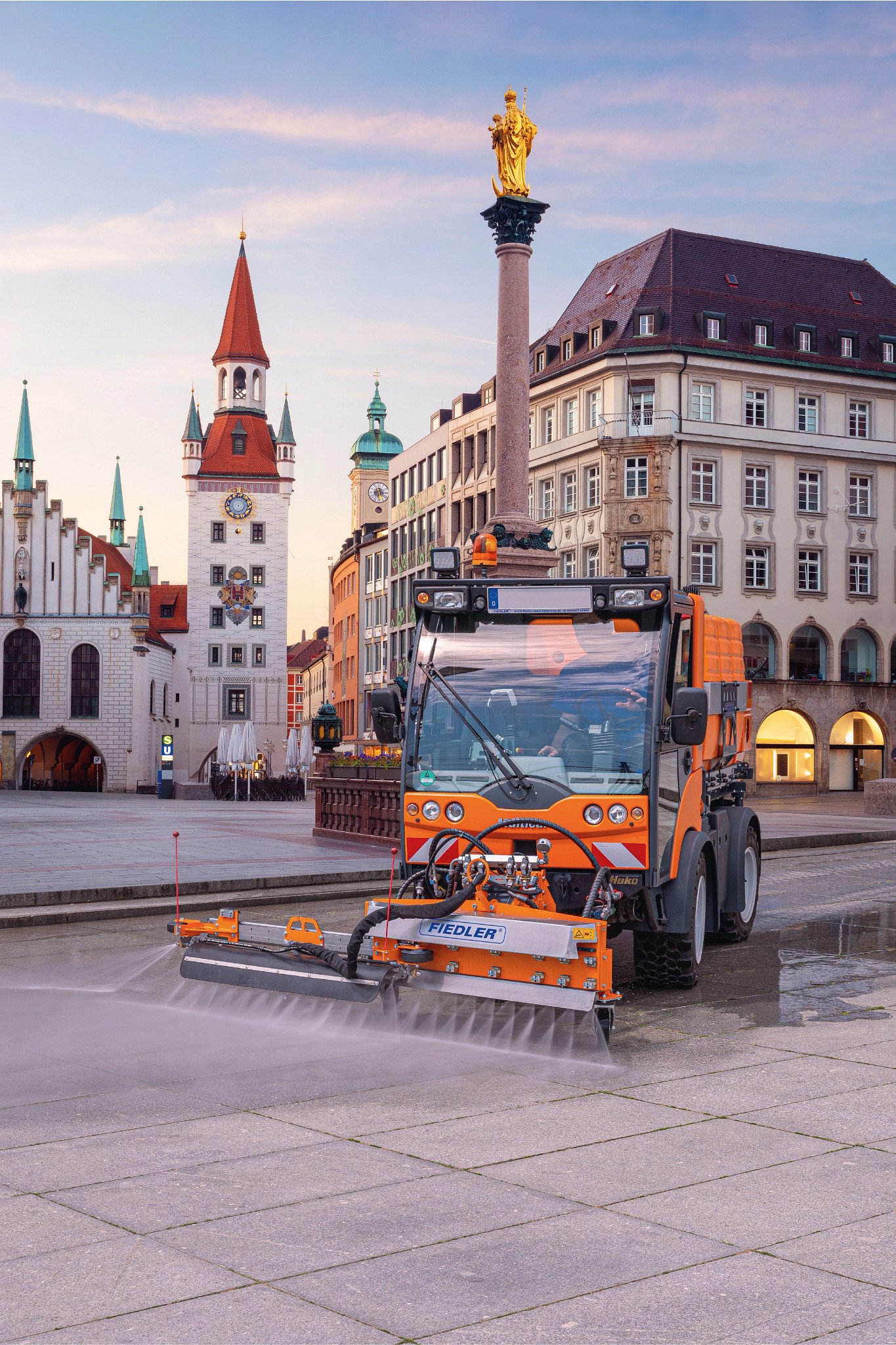 High-pressure cleaner for municipal vehicles