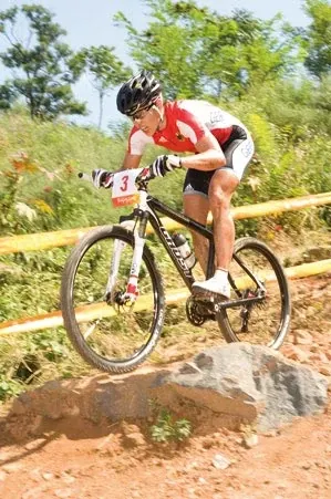 Biker de montaña gana medalla de oro