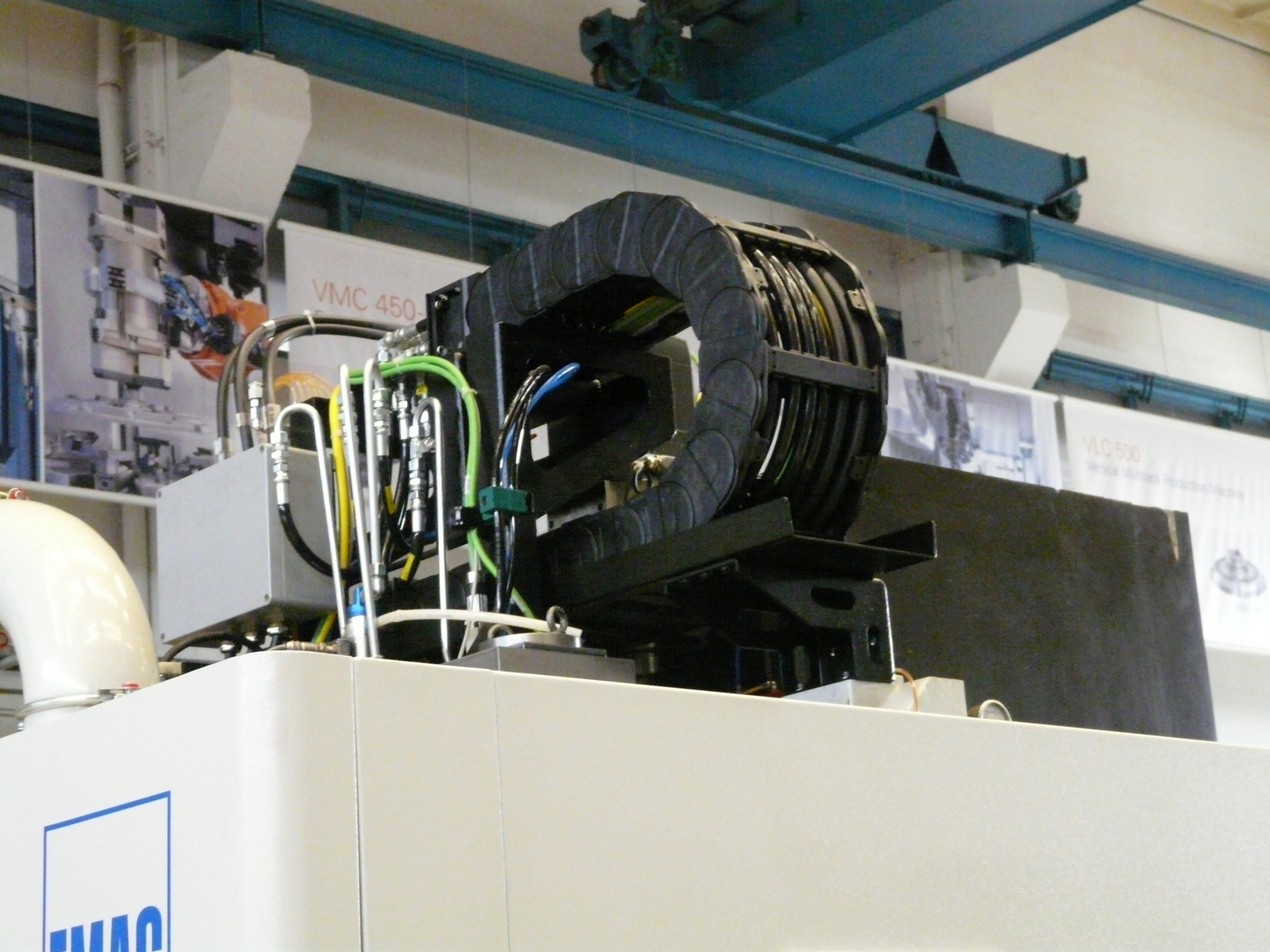 Energy supply for EMAG spindles: best with single-core cables of igus