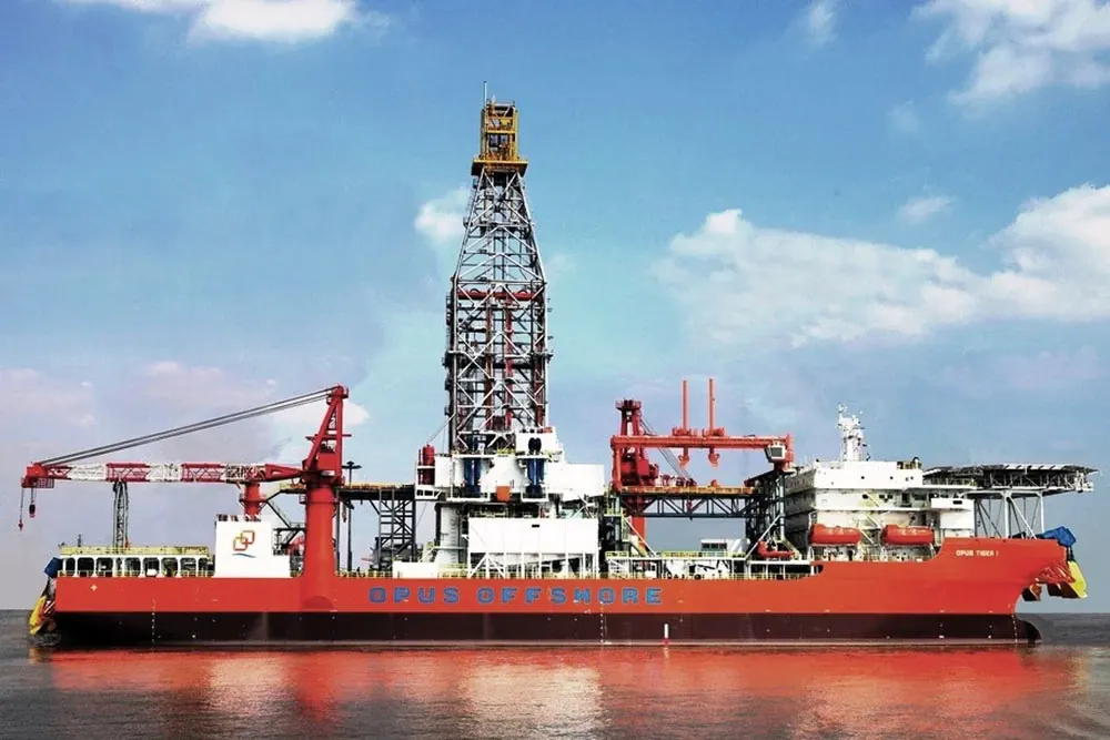 Buque de manipulación de tubos