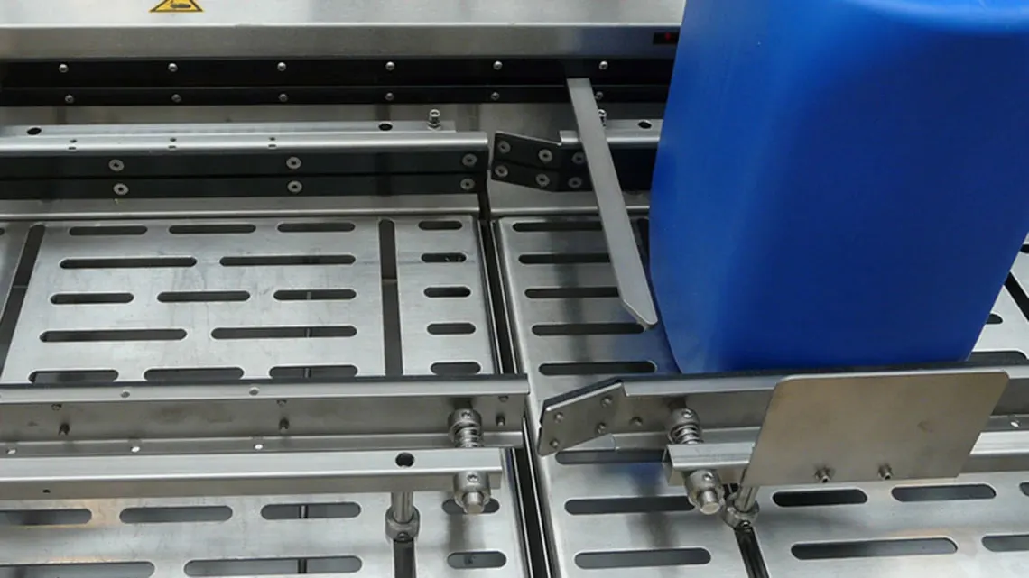 Container feed system