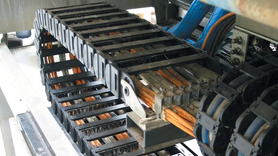 Esztergagépek és köszörűgépek