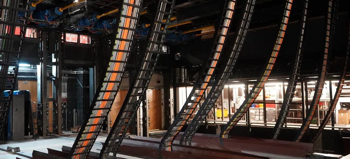 25 years of loyal service to London's Royal Opera House | igus Canada