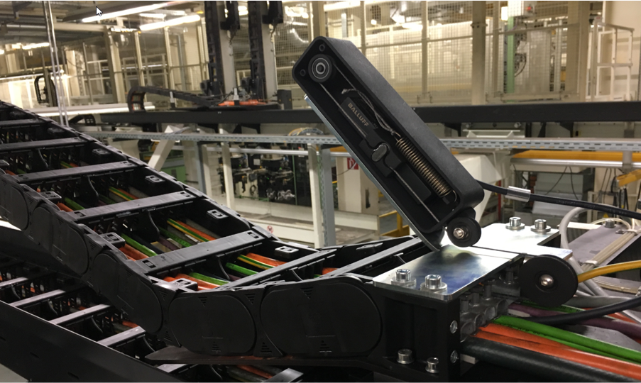 i.Sense EC.B sensor installed on the crane