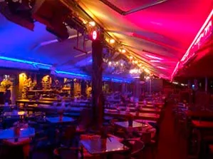 Éclairage de l'auvent