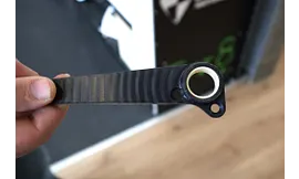 In the uninstalled state you can see the igus plain bearing in this brake lever.